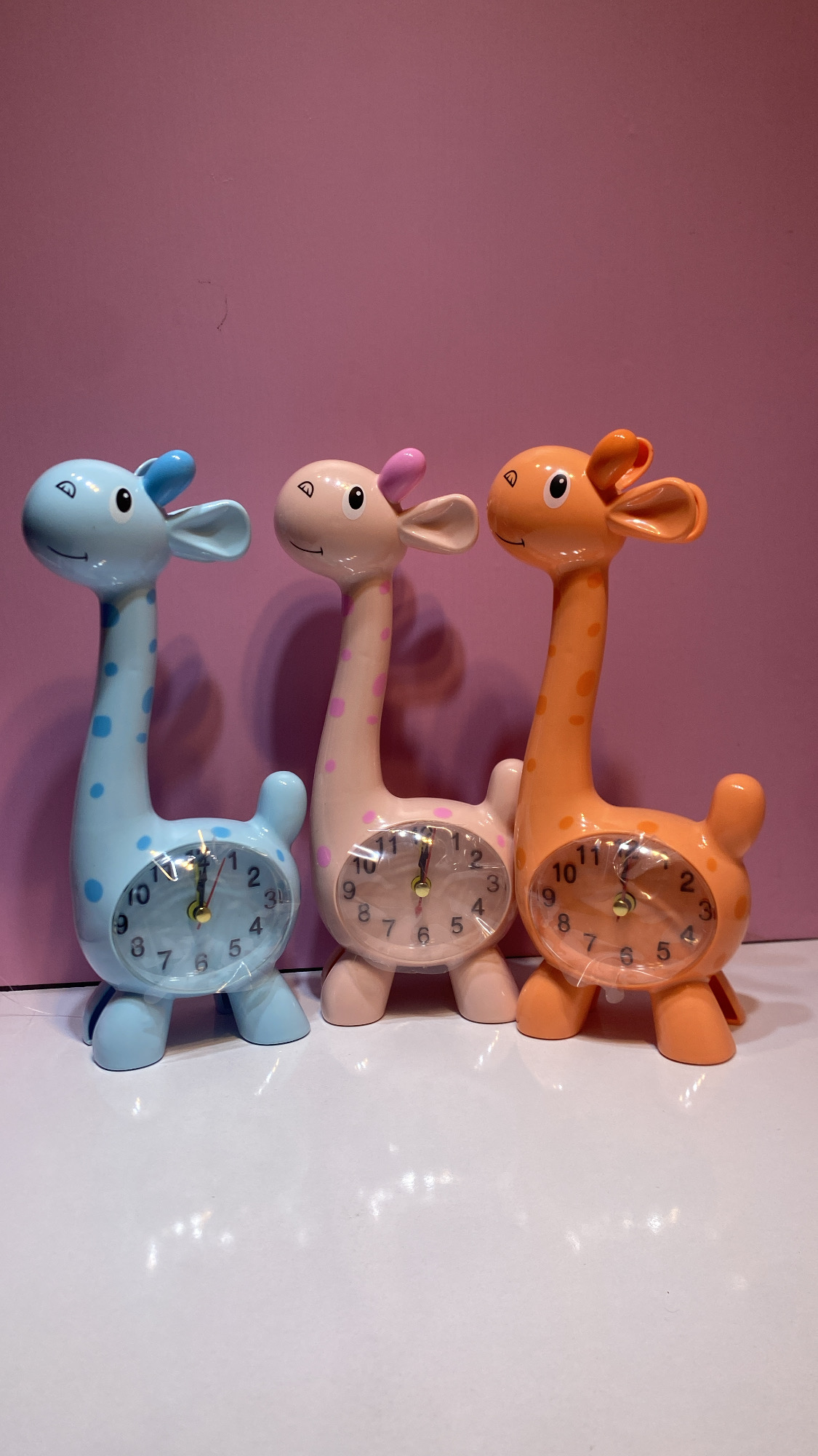 IMG_8072 ساعت رومیزی شیک با طرح زرافه - Image 1