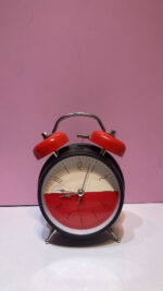 ساعت رومیزی شیک و کاربردی